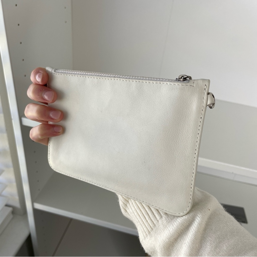 Chanel White lambskin Leather cc logo Clutch pouch silver hardware - Picture 2 of 14